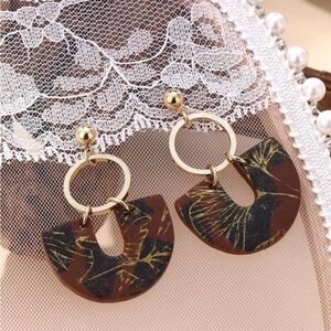 Elegant Brown and Gold Earrings